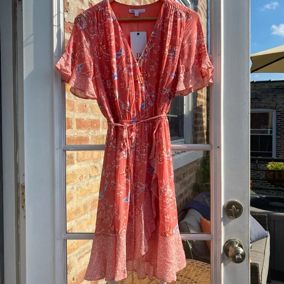 Cute & Flirty Summer Dress - Picture 1 of 5